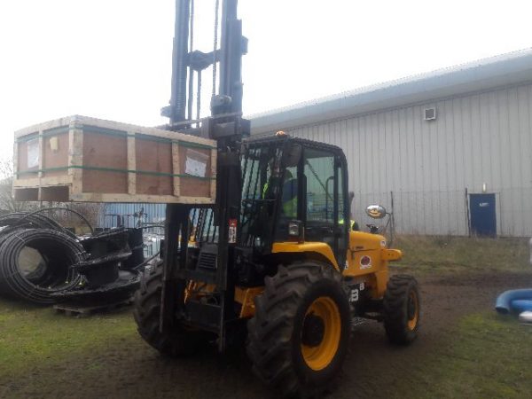 Rough terrain fixed mast 1